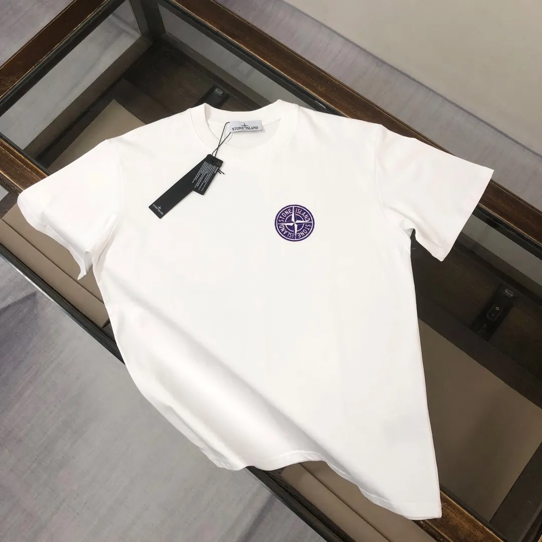 P180 Stone Island 2025 latest T-shirt, couple style ~ Original order, fashionable and casual short T-shirt, specially made of customized cotton fabric ~ Cotton T-shirt ~ Pre-washed to prevent deformation and shrinkage problem, more comfortable and breathable on the body ~ All available from stock ~ Unique design style, trendy must-have item, complete with three standards 👍 Color: black/white Size: S M L XL (larger version, please indicate your height and weight when placing an order)